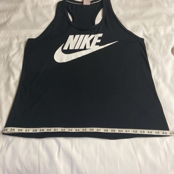 Nike,Women’s Black, Sleeveless T-shirt.Size-XL. - Picture 6 of 8